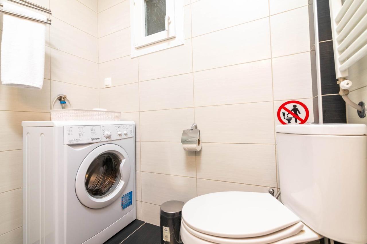 סלוניקי F & B Collection - 2 Bedroom Flat מראה חיצוני תמונה
